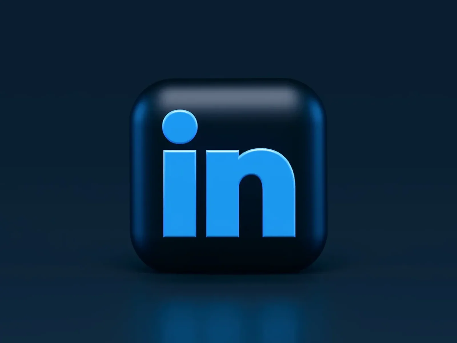 LinkedIn Advertising: Targeting B2B Audiences